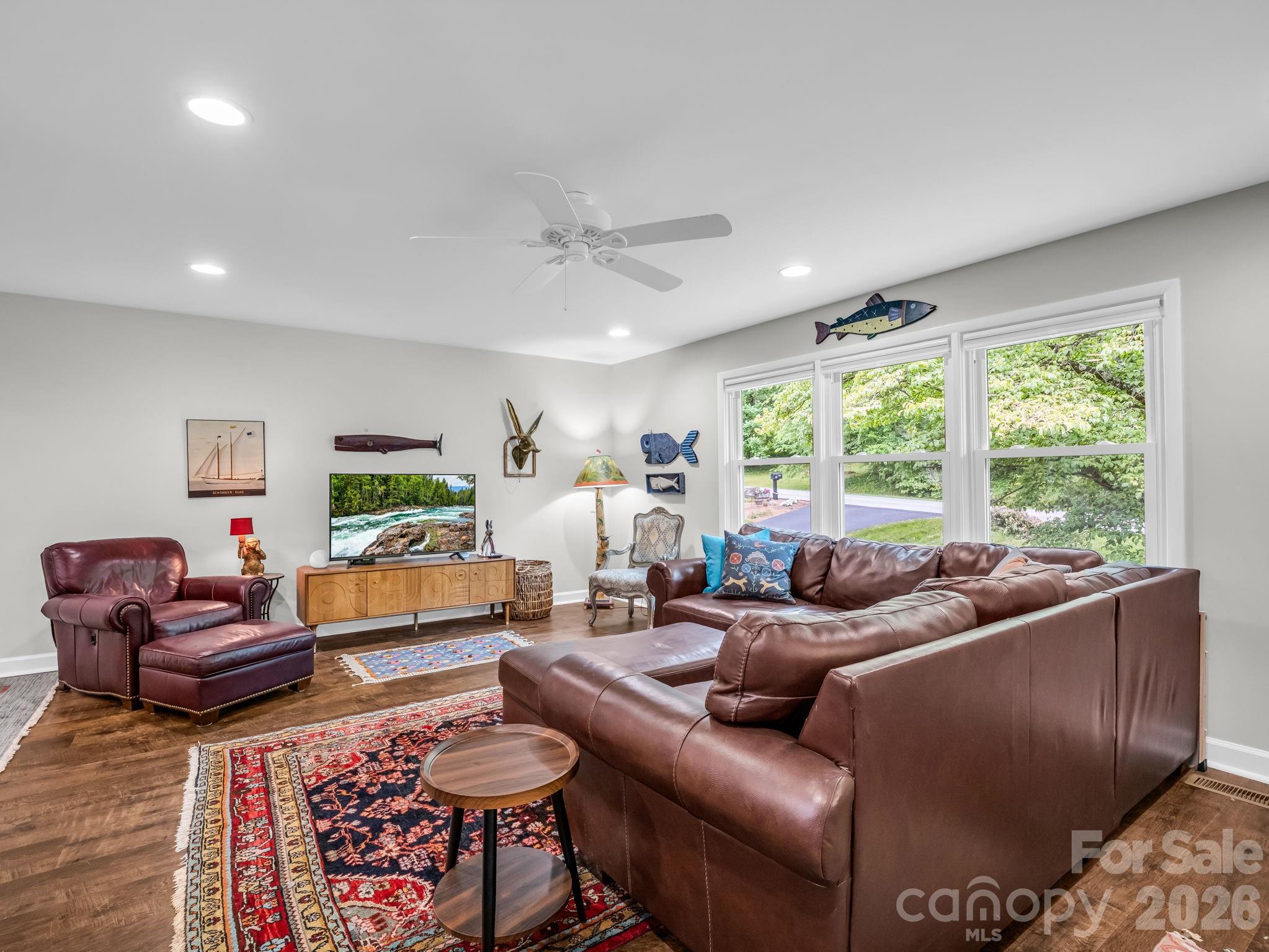 59 Underhill Road Hendersonville, NC 28792 - Photo 17 of 48
