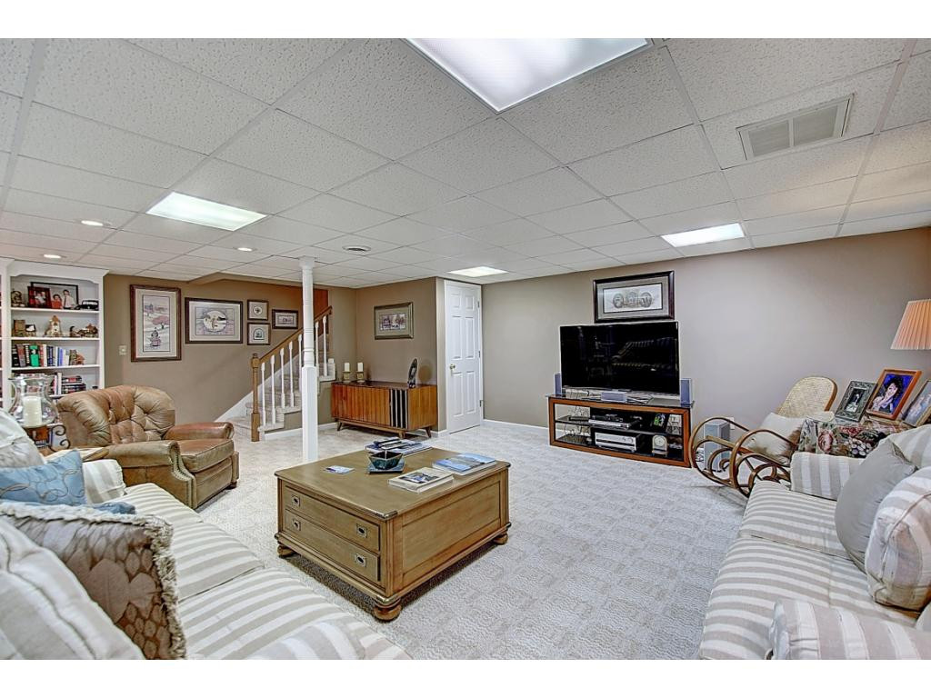 155 Appian Way Greeneville, TN 37745 - Photo 25 of 31 Basement Living