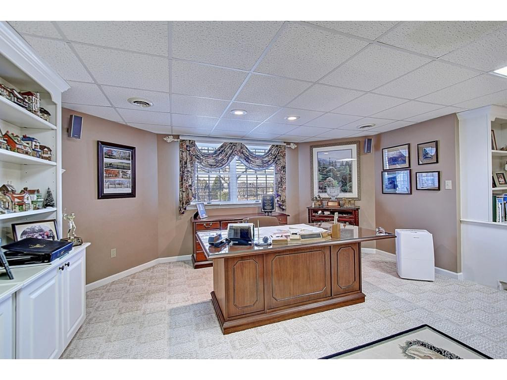 155 Appian Way Greeneville, TN 37745 - Photo 26 of 31 Basement Office Area