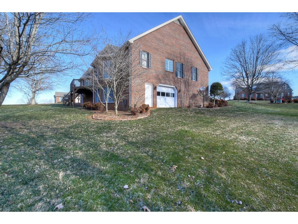 155 Appian Way Greeneville, TN 37745 - Photo 31 of 31 Back View of Lower Garage