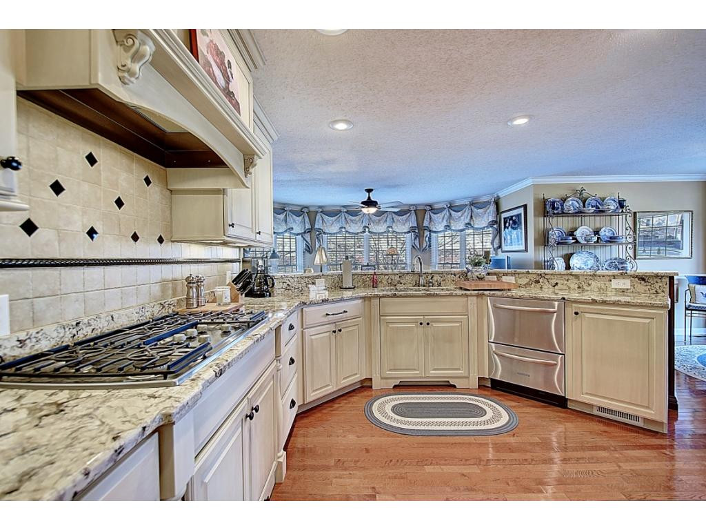 155 Appian Way Greeneville, TN 37745 - Photo 9 of 31 Gourmet Kitchen