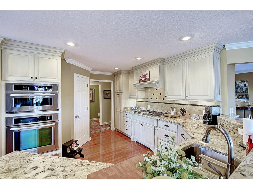 155 Appian Way Greeneville, TN 37745 - Photo 10 of 31 Custom Kitchen