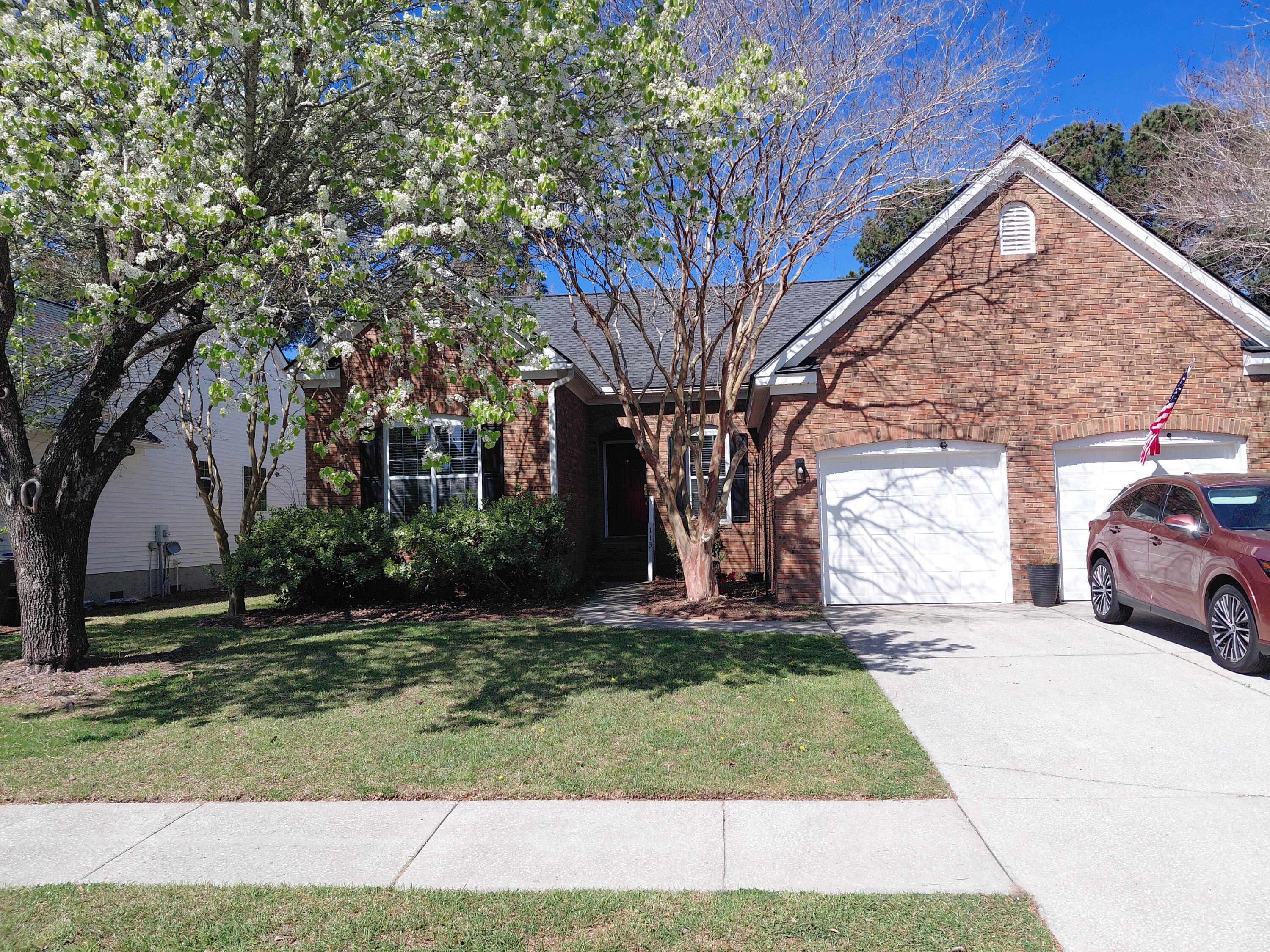 113 Historic Drive Mount Pleasant, SC 29464 - Photo 3 of 32 113 Historic Front mid