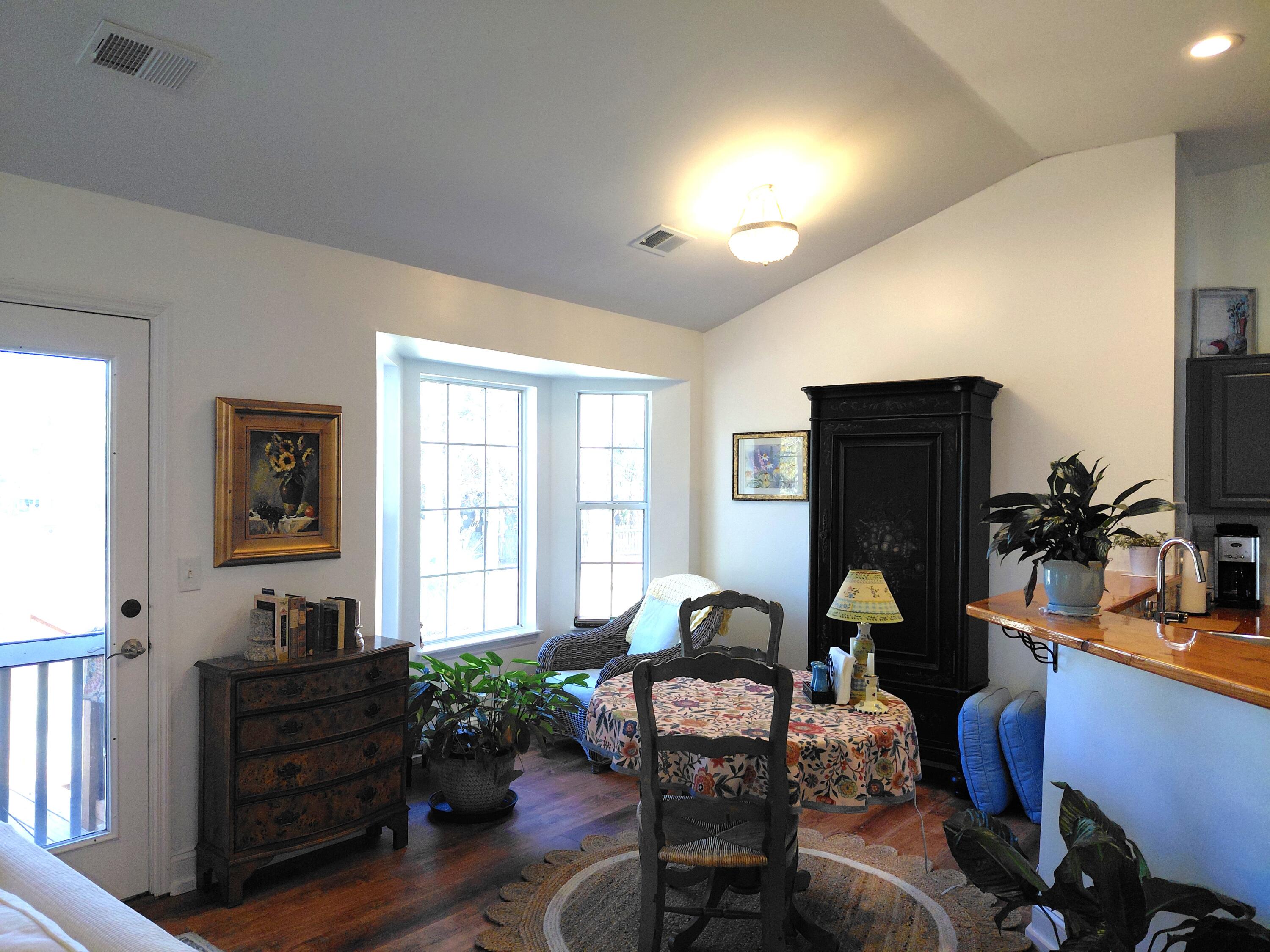 113 Historic Drive Mount Pleasant, SC 29464 - Photo 6 of 32 breakfast area