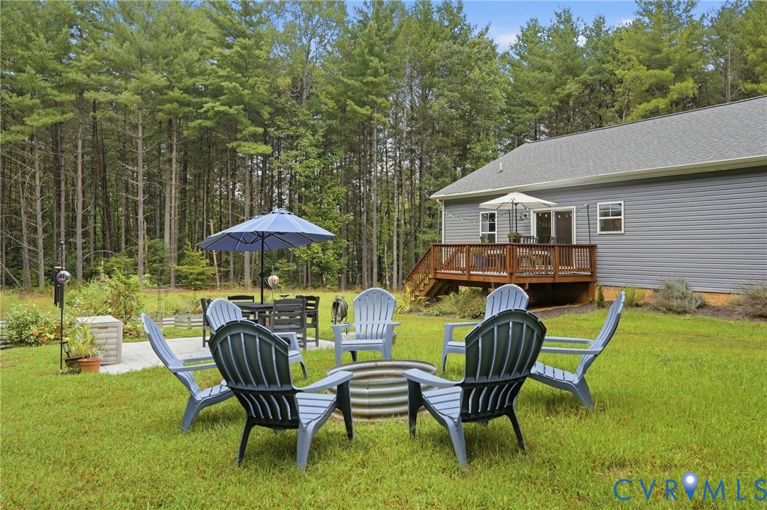 3741 Boundary Run Road Gum Spring, VA 23065 - Photo 32 of 36 Expansive backyard featuring a manicured lawn, a b