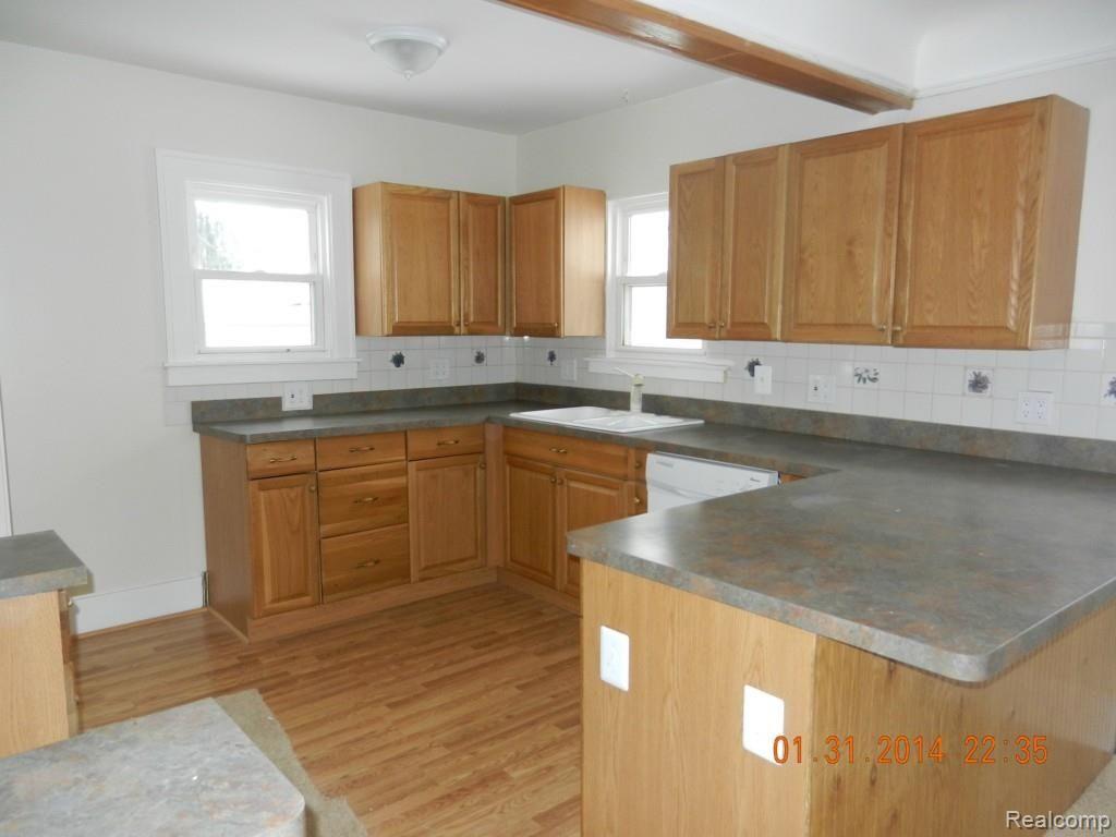 3384 Frembes Road Waterford, MI 48329 - Photo 6 of 13 Kitchen.jpg
