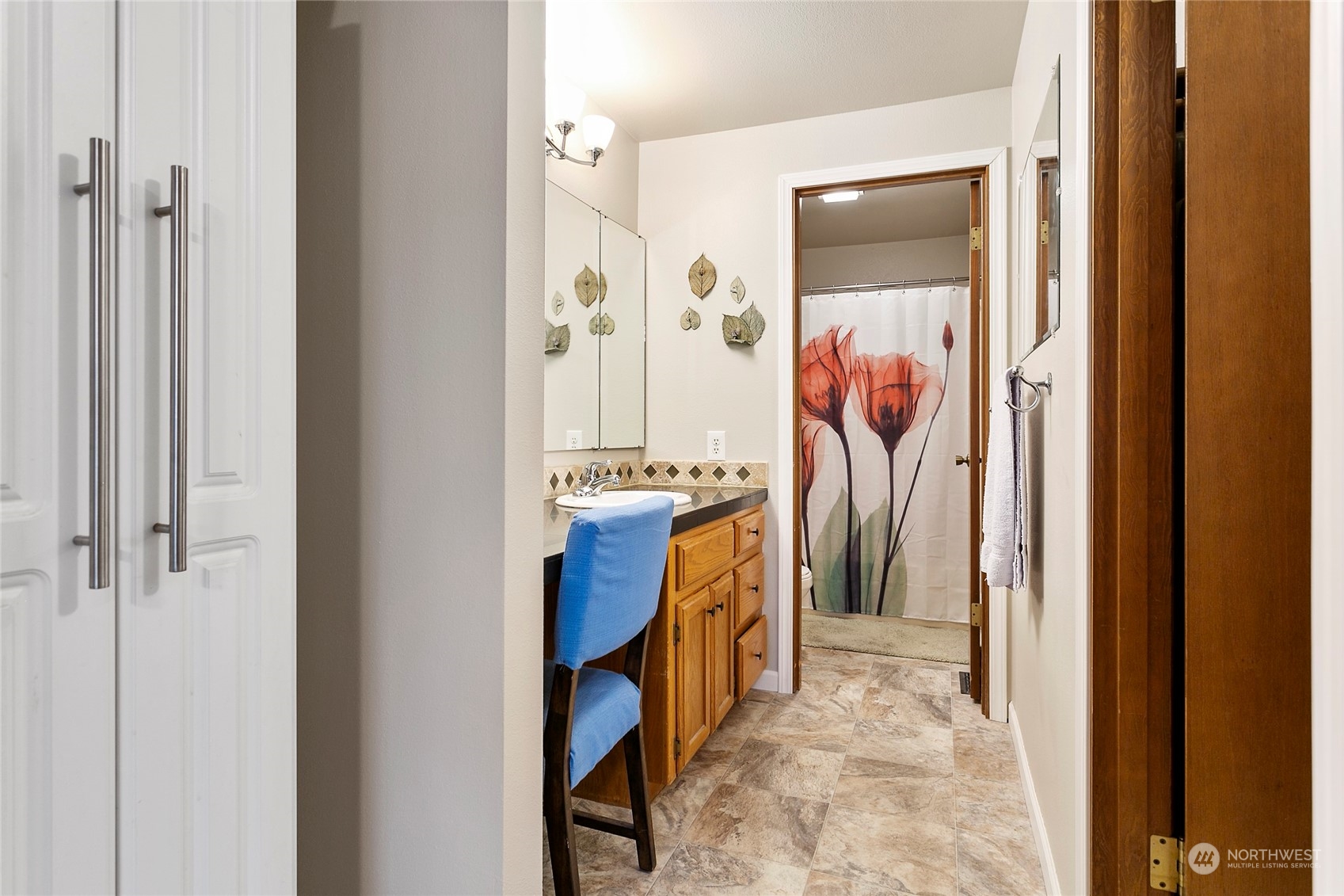 107 Fairside Drive, Unit 25 Lynden, WA 98264 - Photo 19 of 29 a view of walk in closet and bathroom