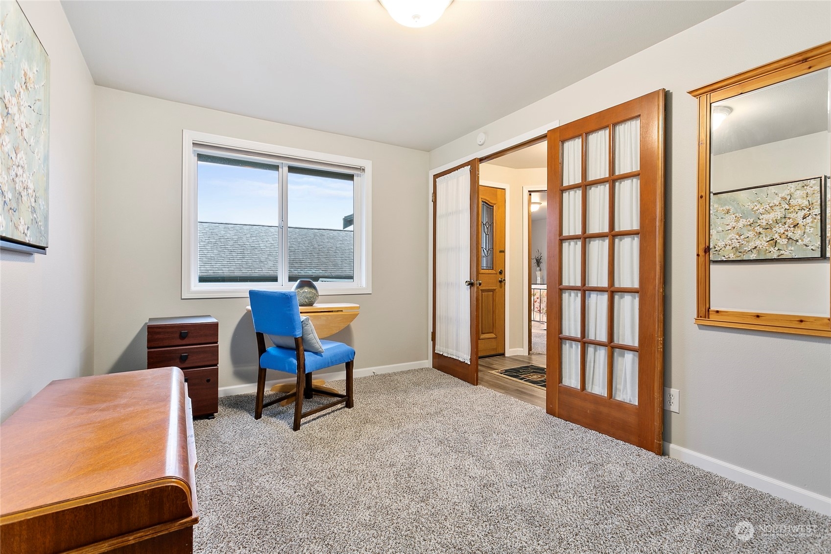 107 Fairside Drive, Unit 25 Lynden, WA 98264 - Photo 22 of 29 a living room with furniture and a window