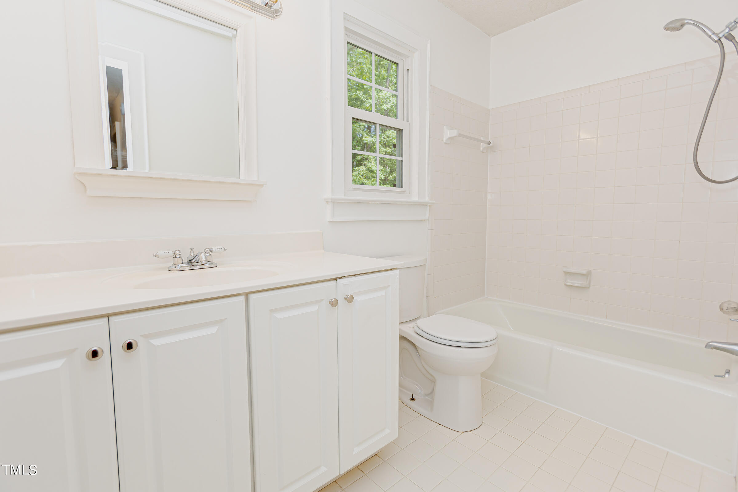 4721 Mial Plantation Road Raleigh, NC 27610 - Photo 57 of 61 Hall Bathroom 2 - 4721MialPlantationRd-5