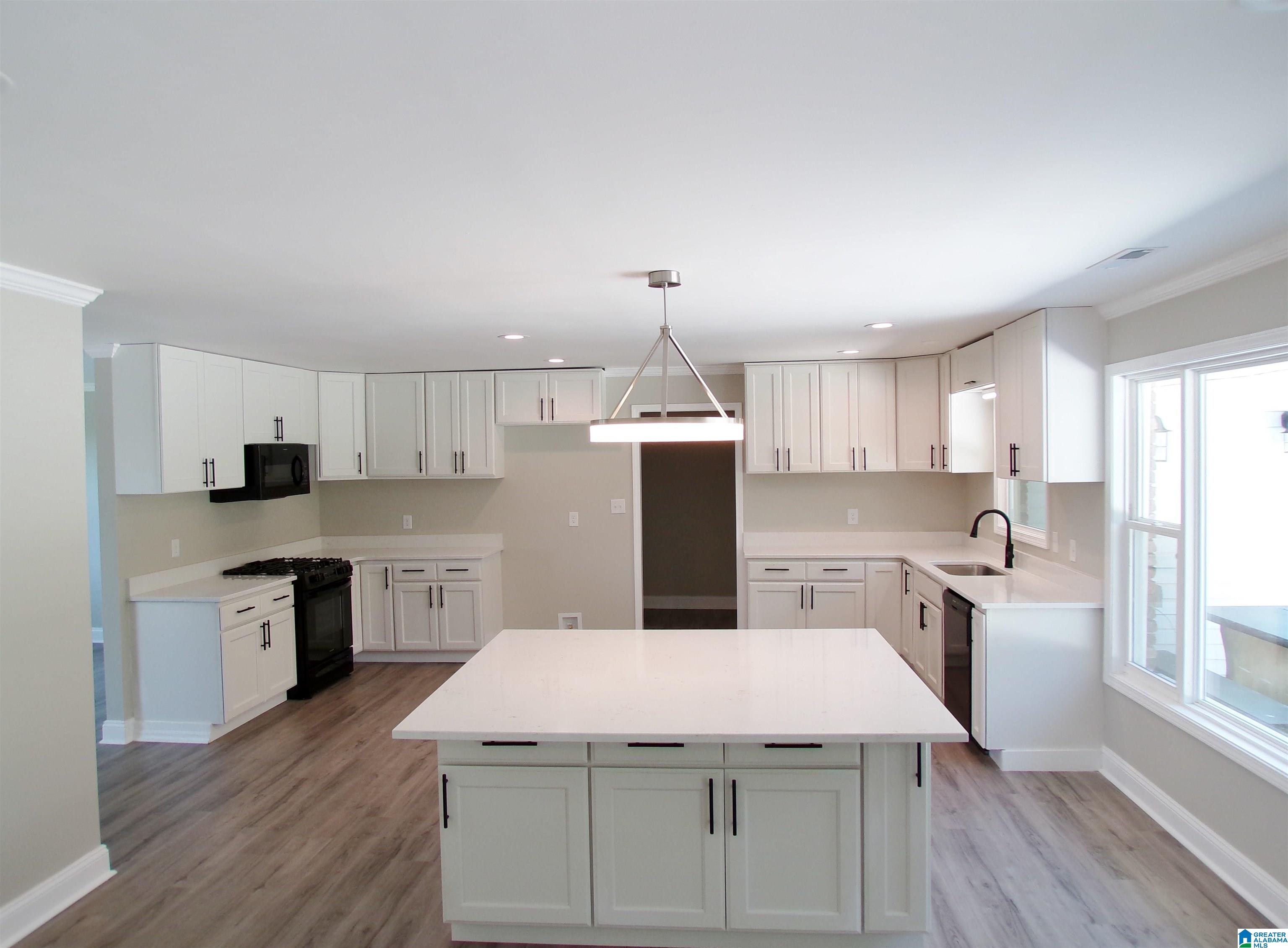 7 Christopher Way Anniston, AL 36207 - Photo 17 of 100
