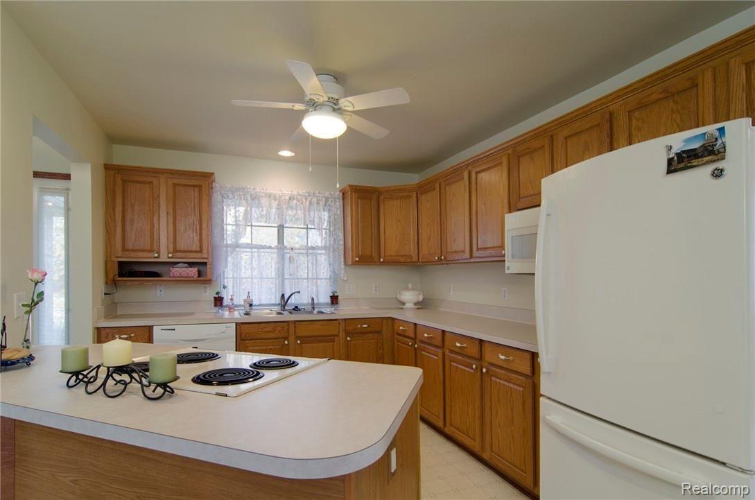 26005 King Road Romulus, MI 48174 - Photo 7 of 31 6.jpg