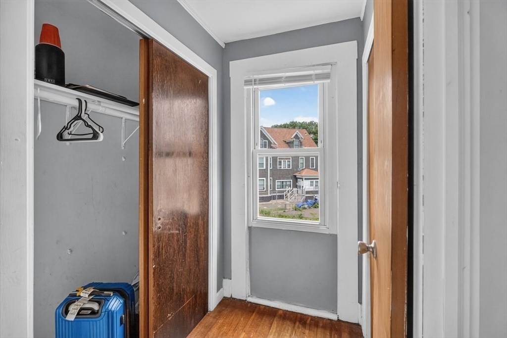 243 Central Street Springfield, MA 01105 - Photo 15 of 37