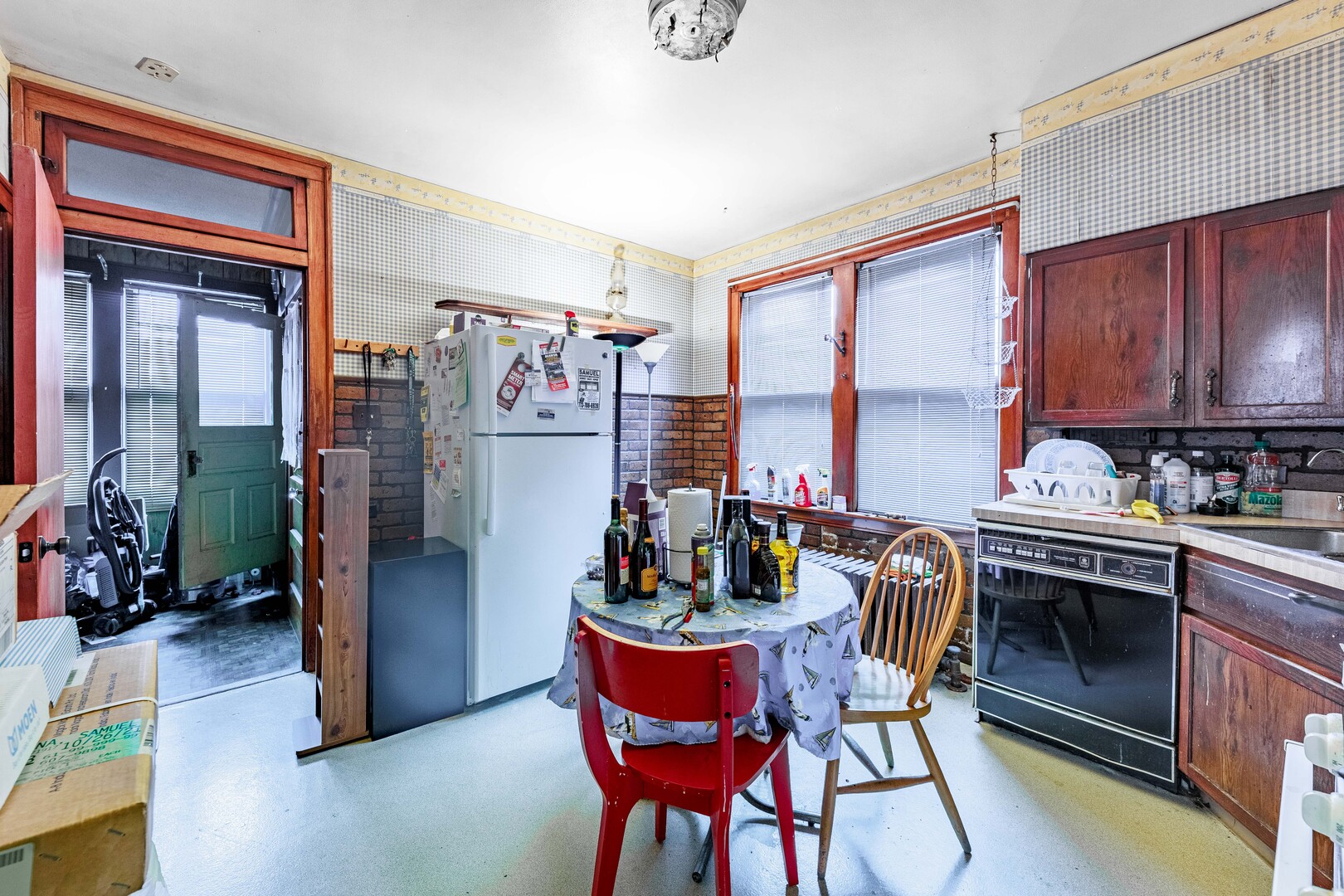4941 South Kolin Avenue Chicago, IL 60632 - Photo 10 of 17 a dining room with furniture and window