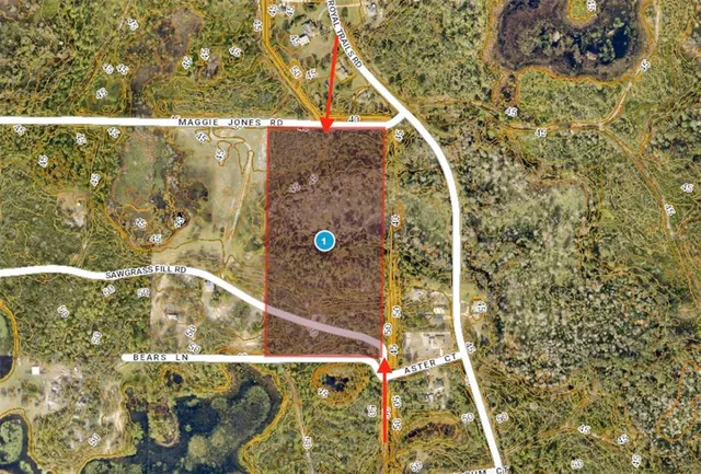 a view of a livingroom with a furniture