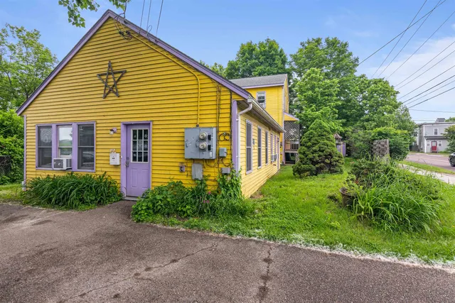 $689,000 | 226 Manhattan Drive, Burlington, VT 05401