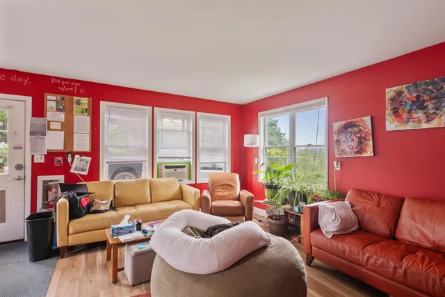 $689,000 | 226 Manhattan Drive, Burlington, VT 05401