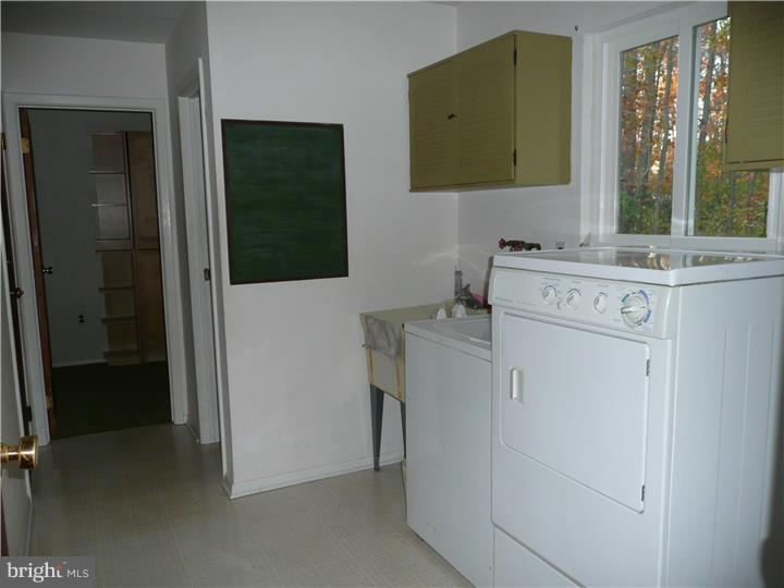 274 Forrest Road Morrisville, PA 19067 - Photo 12 of 21 Laundry Room