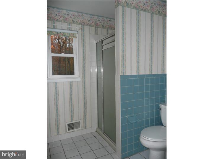 274 Forrest Road Morrisville, PA 19067 - Photo 16 of 21 Master Bathroom