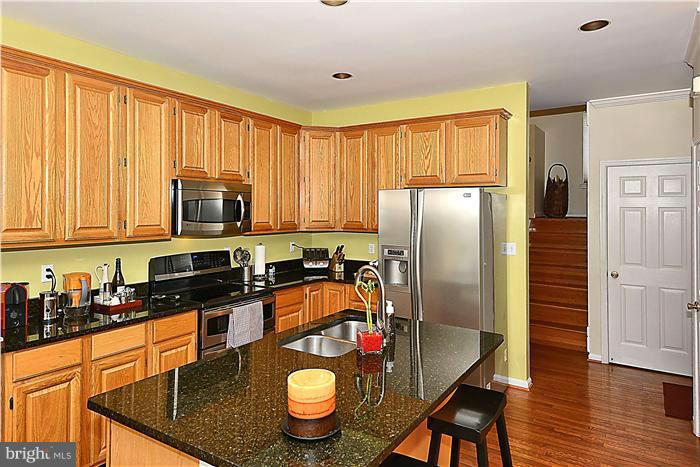 14521 Picket Oaks Road Centreville, VA 20121 - Photo 2 of 30 Kitchen