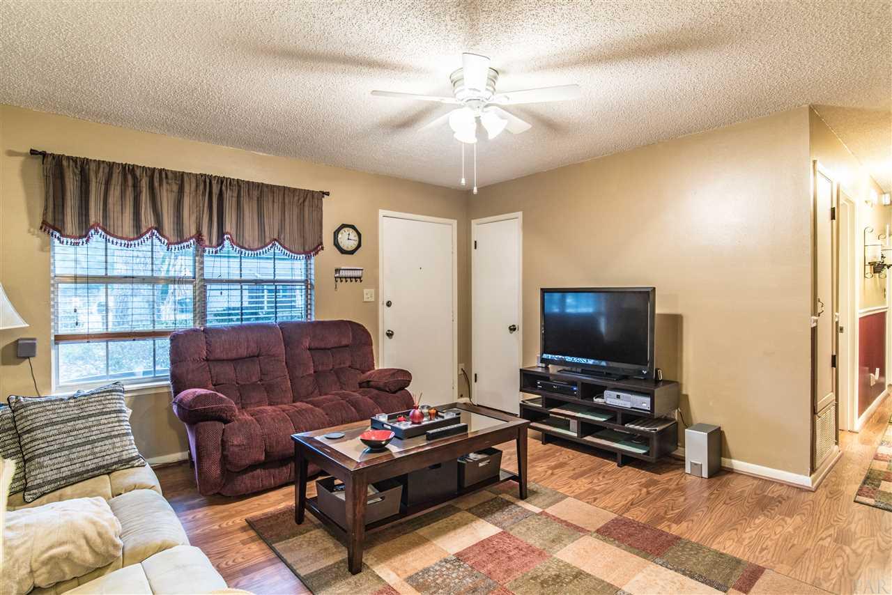 4324 Rhonda Road Pace, FL 32571 - Photo 4 of 26