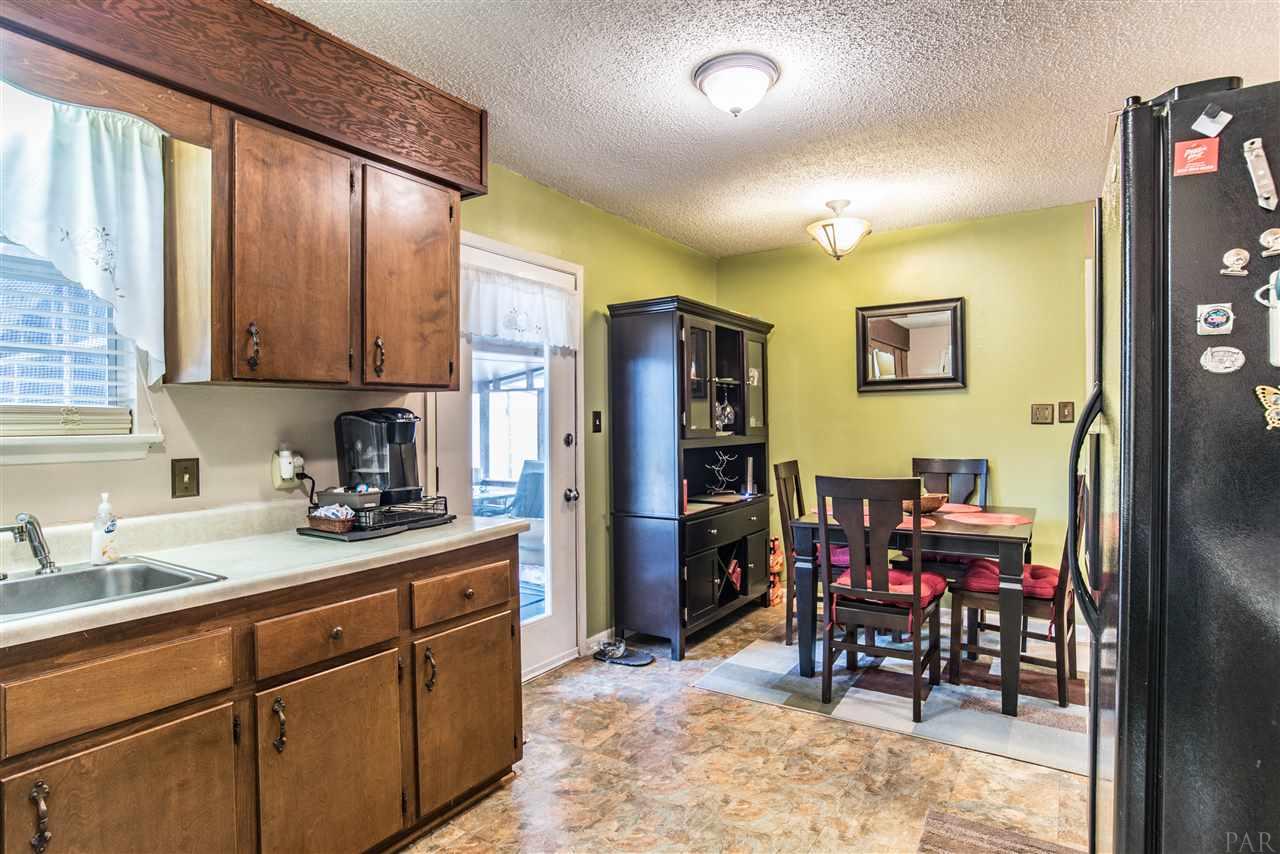 4324 Rhonda Road Pace, FL 32571 - Photo 7 of 26