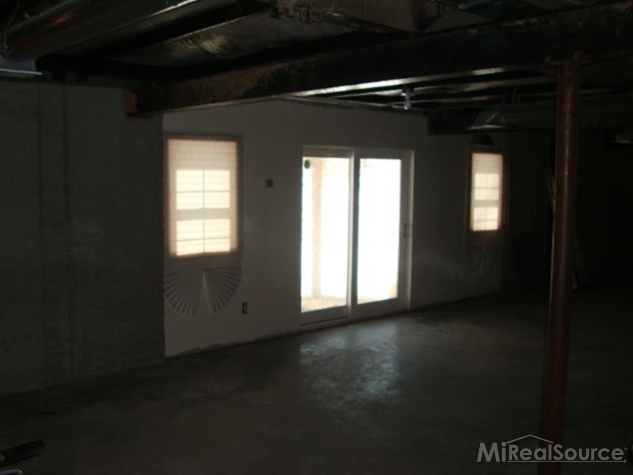 1145 Silver Bell Road Rochester, MI 48306 - Photo 22 of 30 31191562-21.JPG