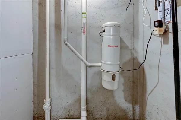 $610,000 | 500 Northeast Woodpark Lane, Lee's Summit, MO 64086