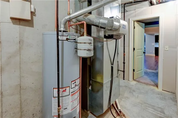 $610,000 | 500 Northeast Woodpark Lane, Lee's Summit, MO 64086