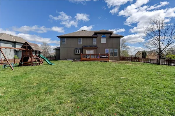 $610,000 | 500 Northeast Woodpark Lane, Lee's Summit, MO 64086