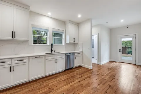 $699,000 | 734 North Montclair Avenue, Dallas, TX 75208