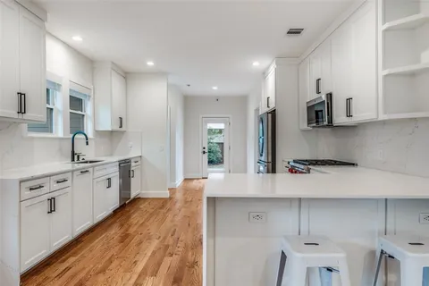 $699,000 | 734 North Montclair Avenue, Dallas, TX 75208