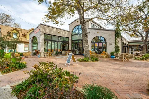 $699,000 | 734 North Montclair Avenue, Dallas, TX 75208