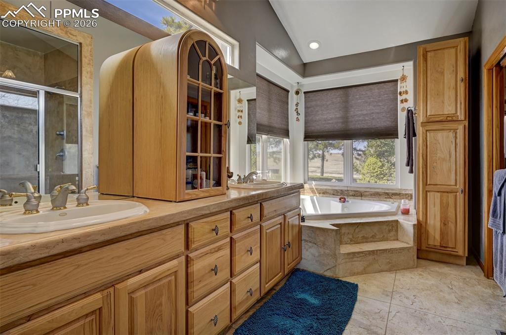 5910 McCart Ranch Circle Elizabeth, CO 80107 - Photo 14 of 50 5 piece Master bathroom with jetted tub