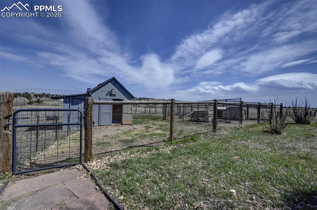 5910 McCart Ranch Circle Elizabeth, CO 80107 - Photo 36 of 50 Chicken coop