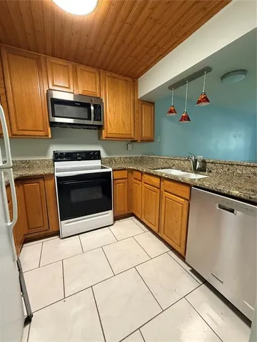 $1,600 | 100 East Kentucky Avenue, Unit A6, Deland, FL 32724