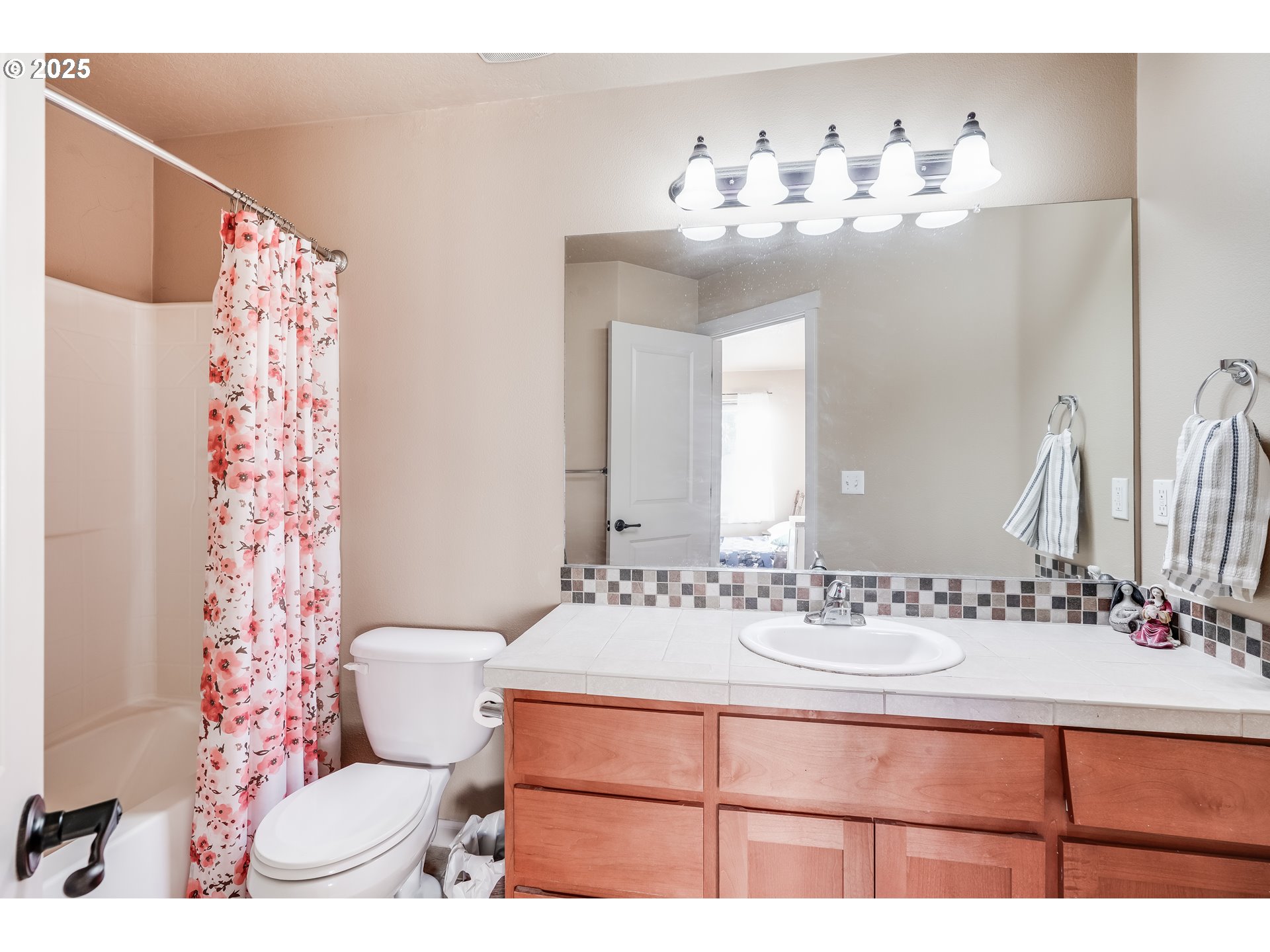 2981 Southwest 187th Avenue Beaverton, OR 97003 - Photo 16 of 34