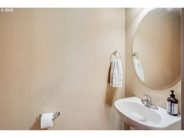 $380,000 | 2981 Southwest 187th Avenue, Beaverton, OR 97003