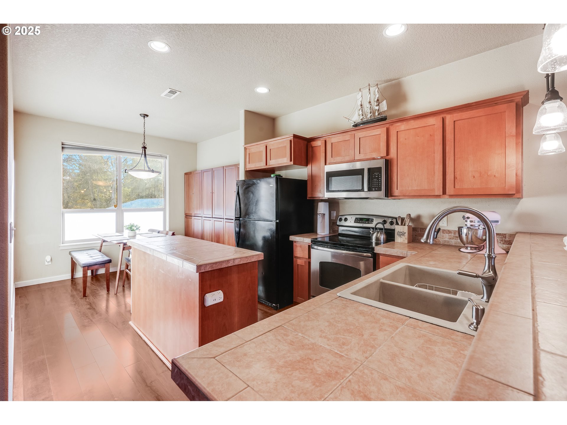 2981 Southwest 187th Avenue Beaverton, OR 97003 - Photo 7 of 34