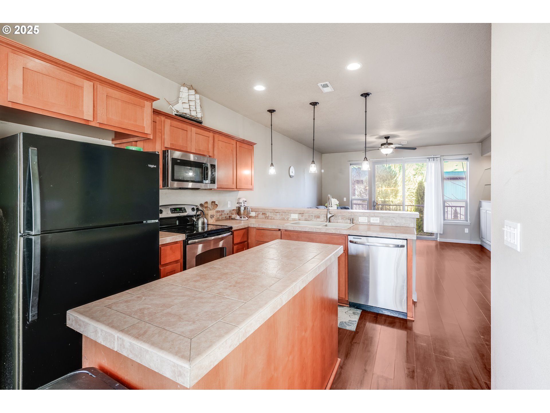 2981 Southwest 187th Avenue Beaverton, OR 97003 - Photo 8 of 34