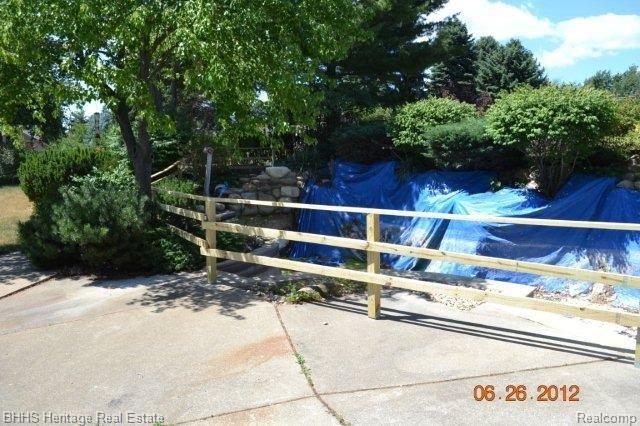 5416 Greenfield Road Brighton, MI 48114 - Photo 4 of 25 Pool