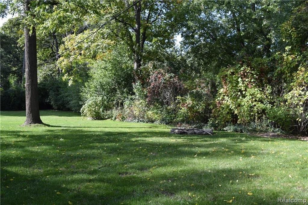 1916 Devonshire Road Bloomfield Hills, MI 48302 - Photo 6 of 31