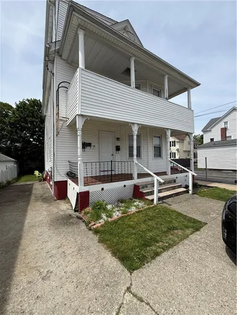 $1,400 | 9 Fenmoor Street, Unit 2, East Providence, RI 02914