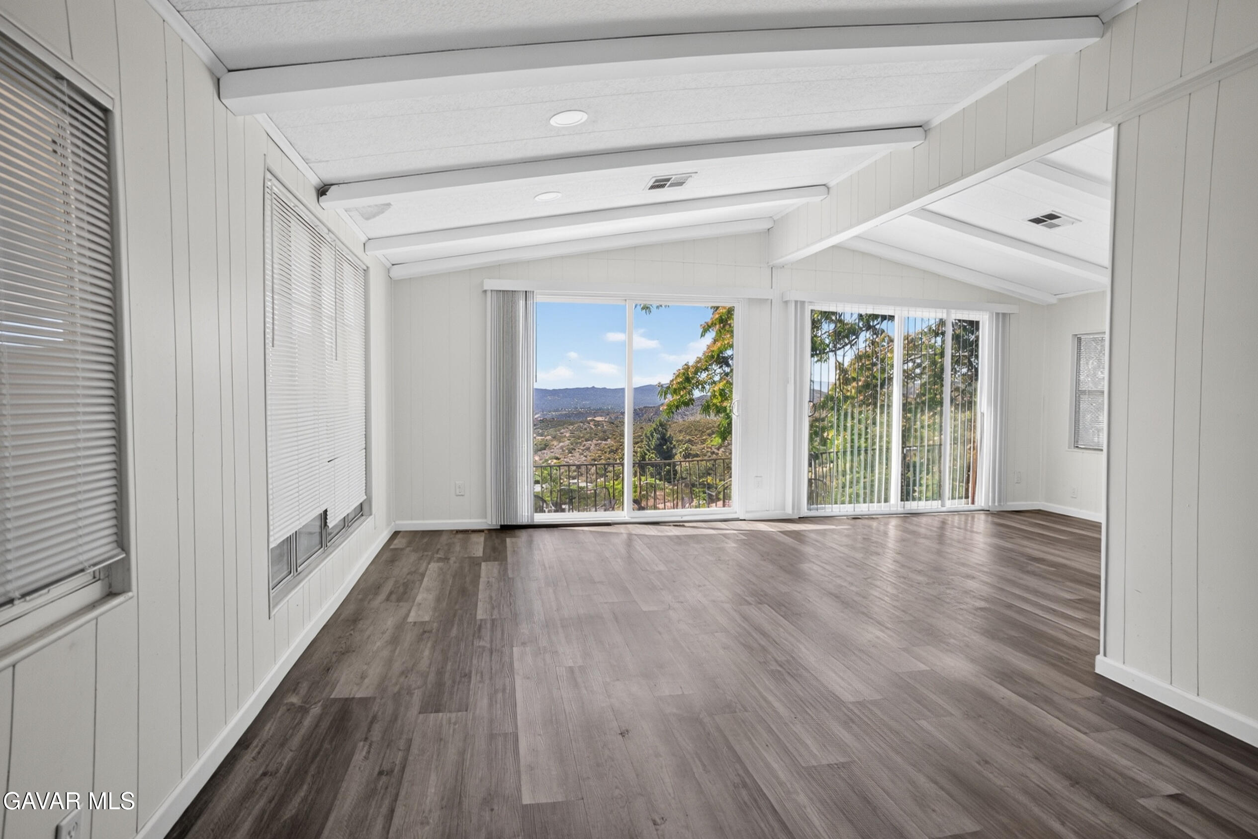 24303 Woolsey Canyon Road Canoga Park, CA 91304 - Photo 7 of 40 DSC_4711