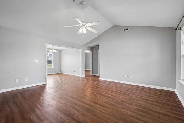 $1,950 | 2934 Ridgewood Drive, Christiana, TN 37037