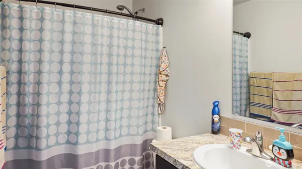 $415,000 | 705 East Mt. Adams Street, Othello, WA 99344