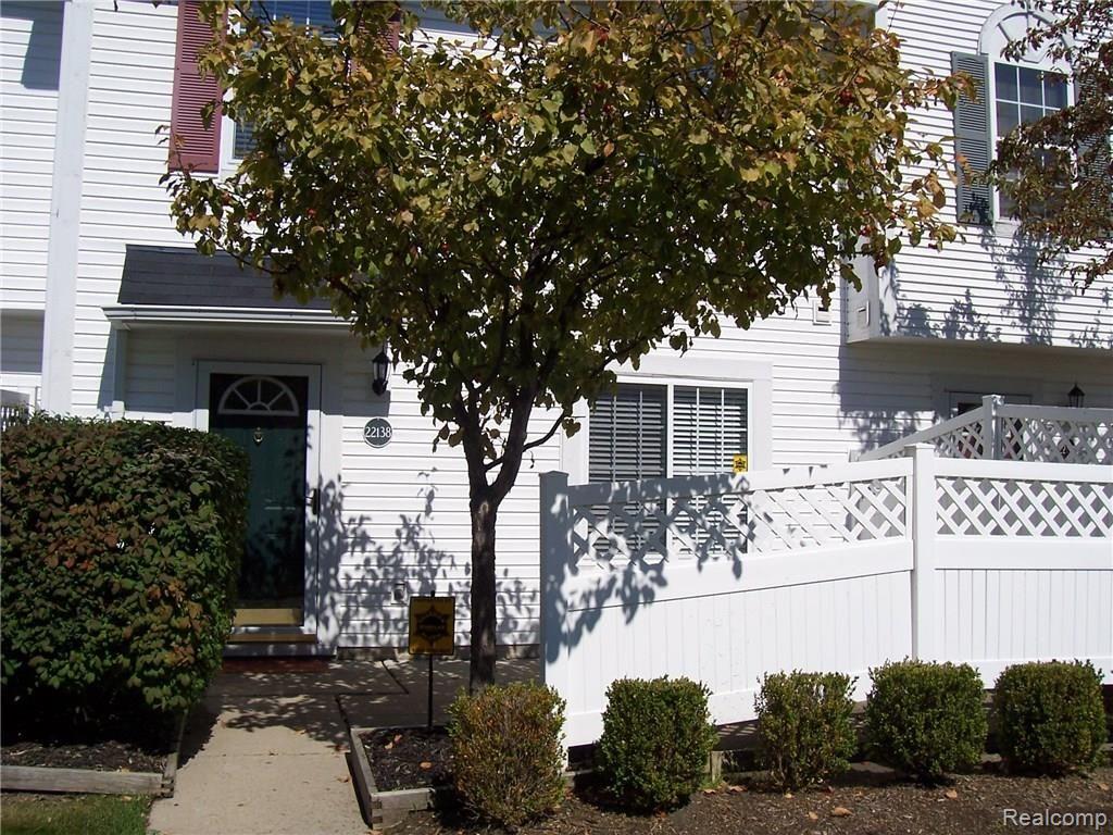 22138 Cape Cod Way Farmington, MI 48336 - Photo 1 of 27