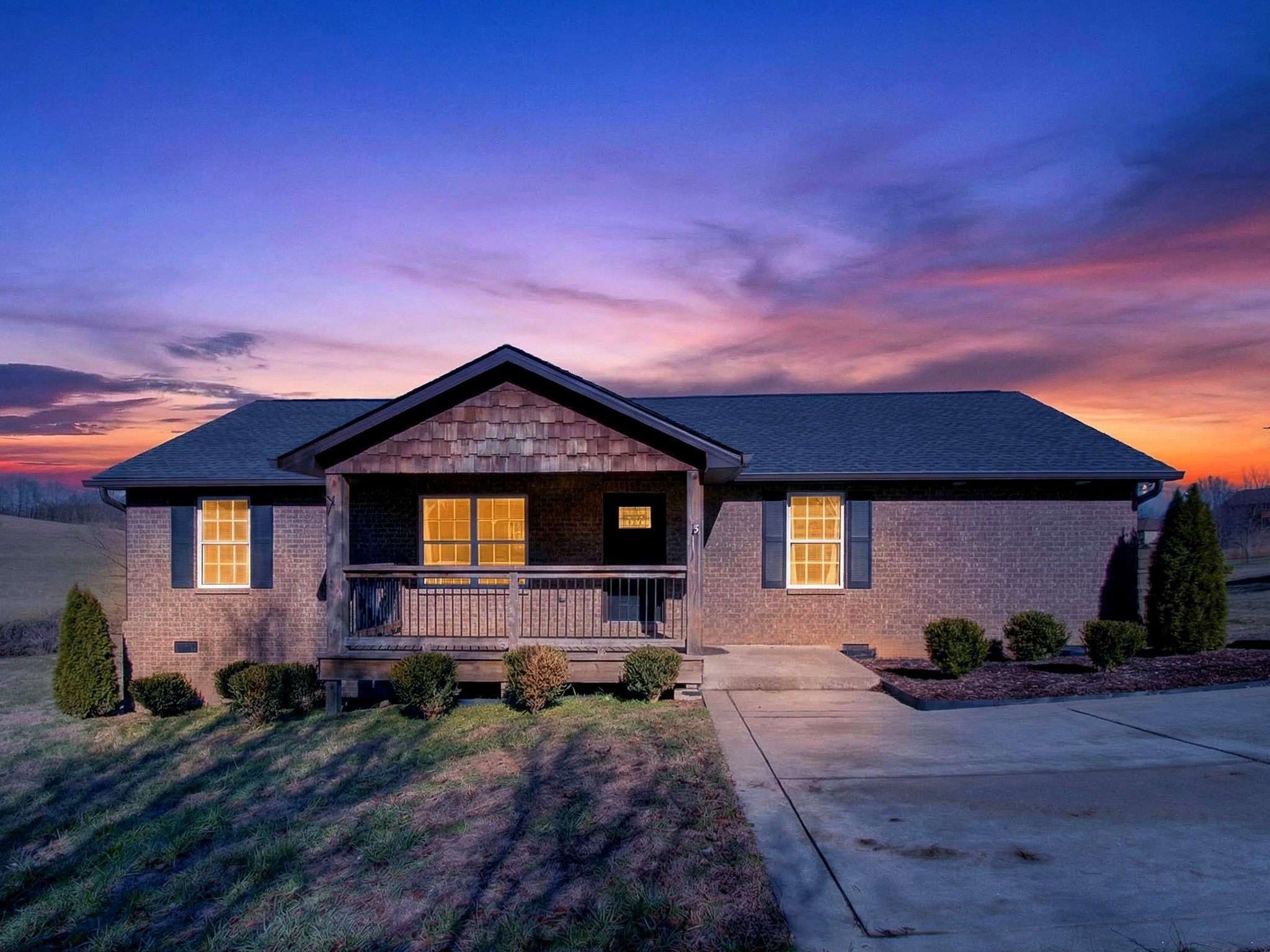 621 Womack Road Bethpage, TN 37022 - Photo 2 of 50 a front view of a house with a yard