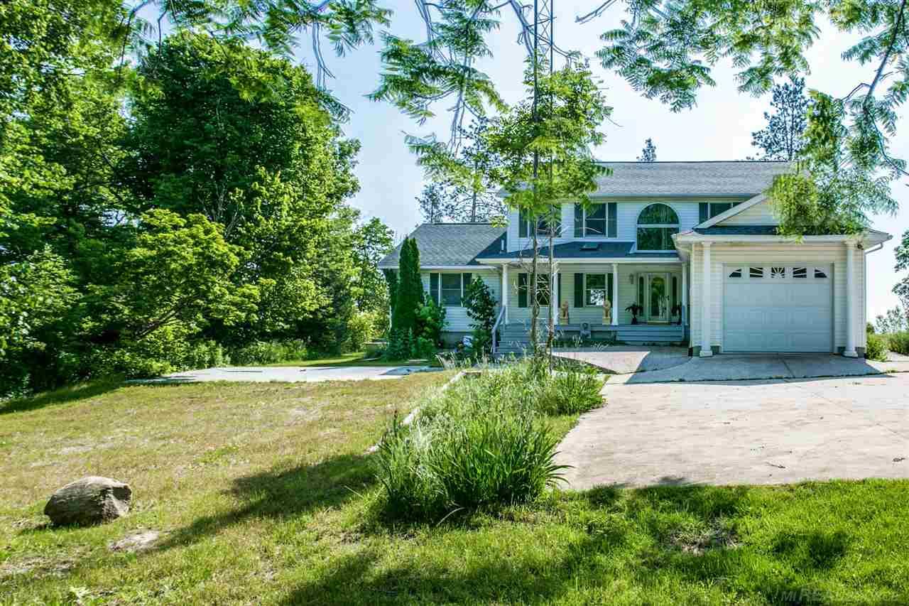 2015 South Lakeshore Road Applegate, MI 48401 - Photo 2 of 25 4 Bedroom, 3.5 Bath Home