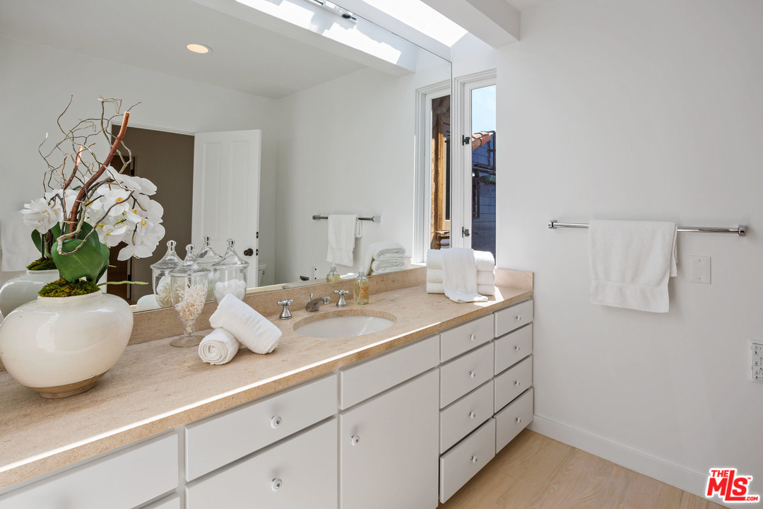 23530 Malibu Colony Road Malibu, CA 90265 - Photo 37 of 47