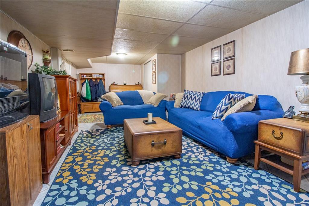 153 Saunders Station Road Trafford, PA 15085 - Photo 18 of 23 Gallery Image 18